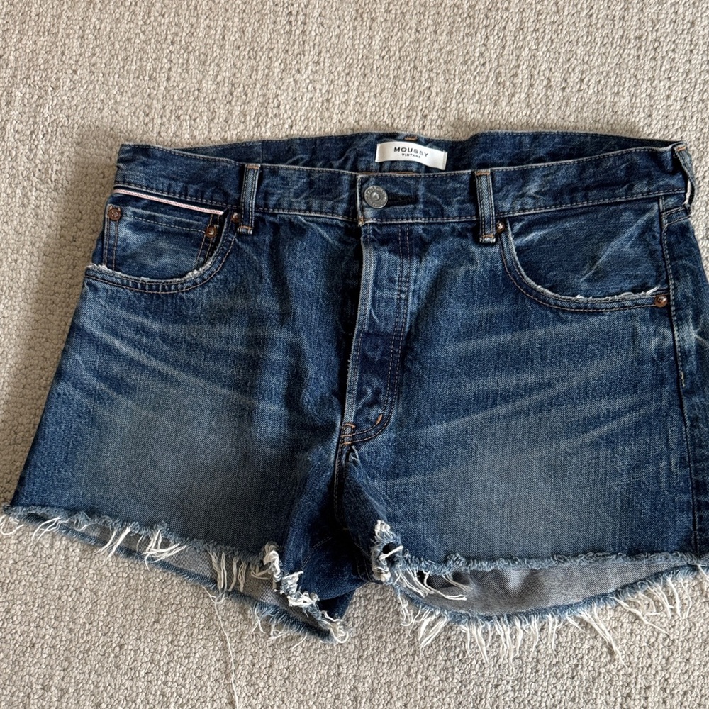 Moussy Raw Hem Medium dark blue Denim Shorts, sz 30
